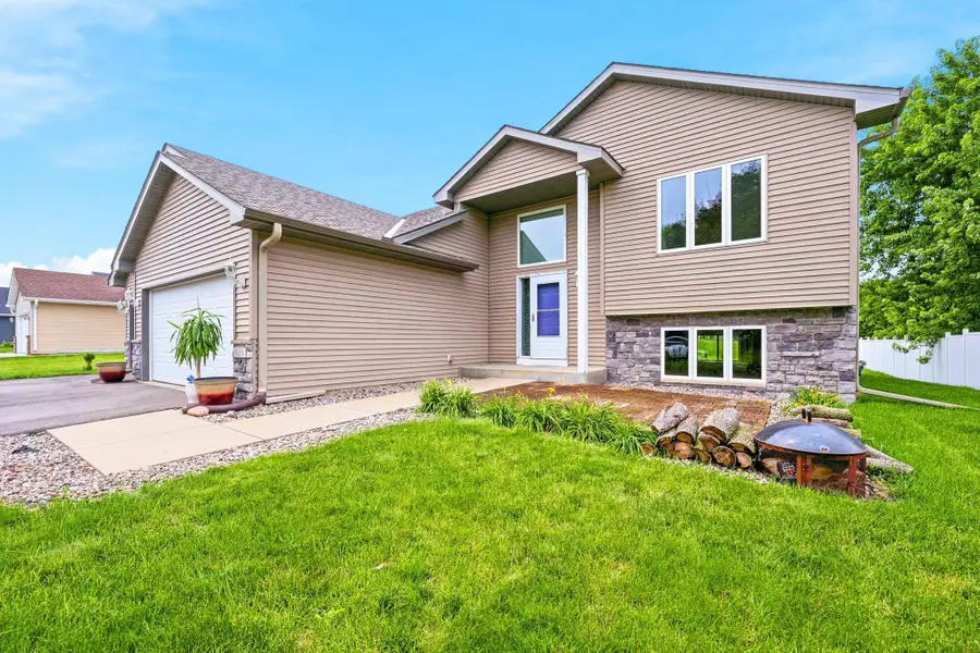 920 S Cedar Street, Belle Plaine, MN 56011 - #2