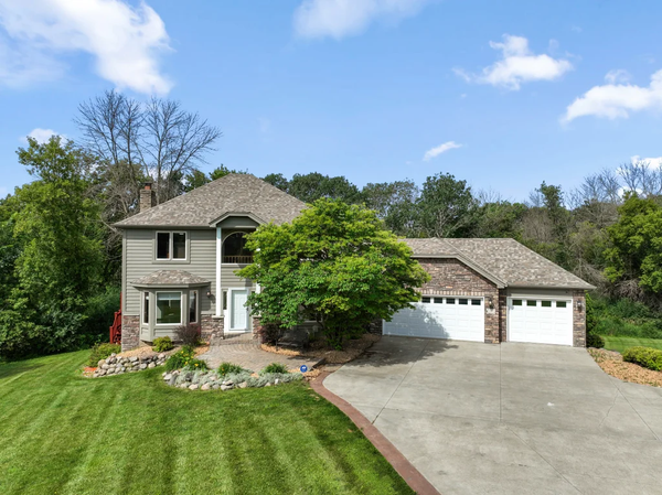 22530 Forest Ridge Drive, Lakeville, MN 55044