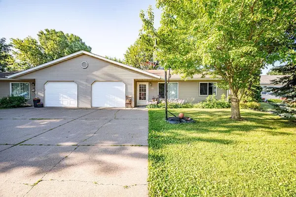 561 Burton Circle, Ellsworth, WI 54011