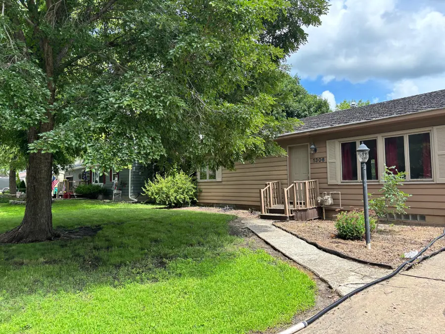 1306 Crestview Road, Albert Lea, MN 56007 - #2