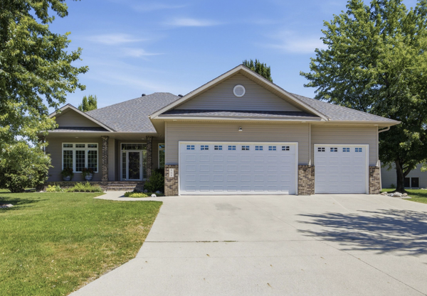 868 32nd Street S, Moorhead, MN 56560