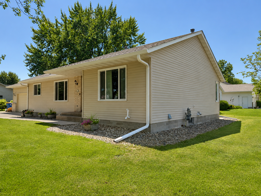 1720 SE Smith Avenue, Owatonna, MN 55060 - #2