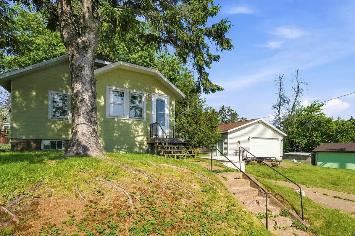 105 N Boundary Avenue, Duluth, MN 55810 - #1