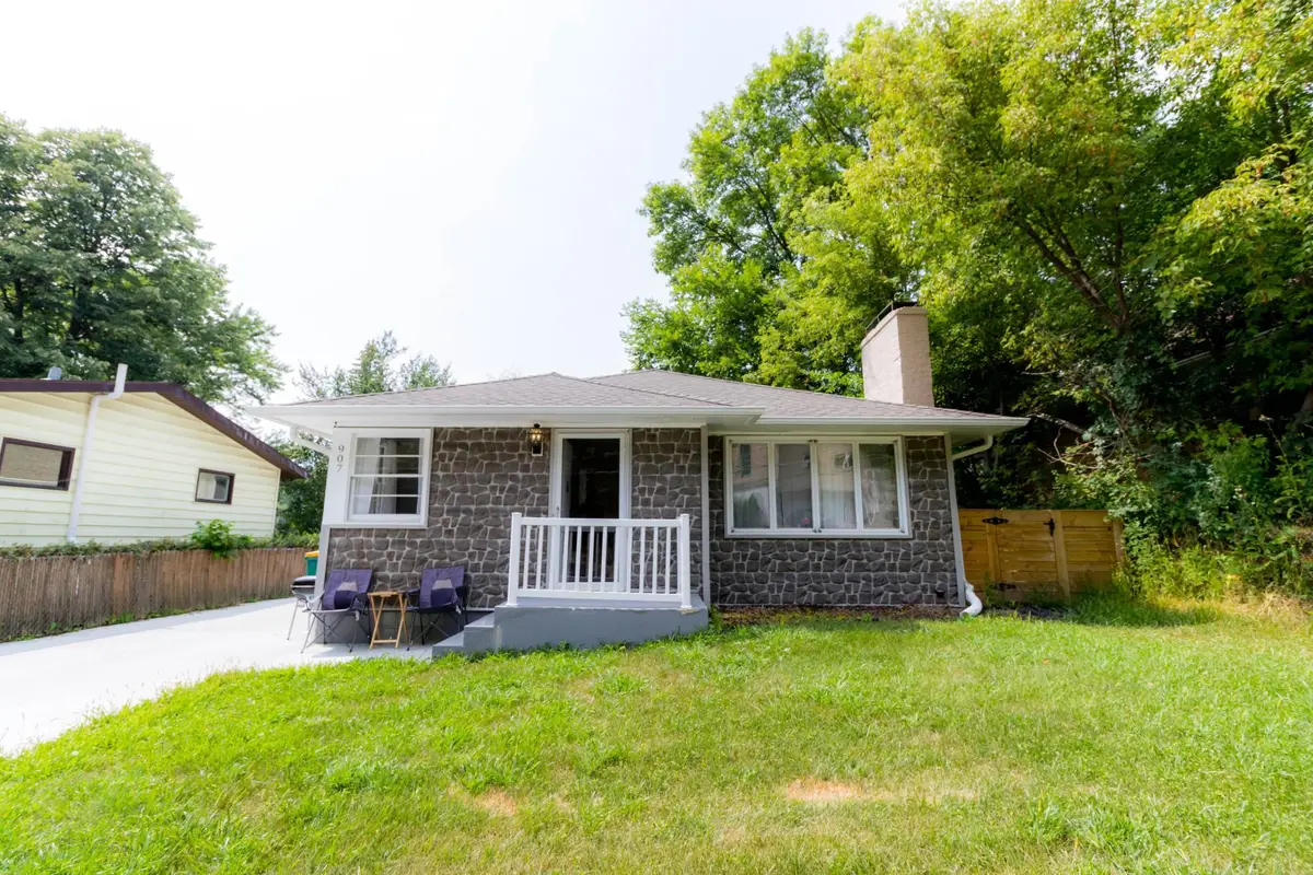 907 & 907 1/2 14th Avenue Sw, Rochester, MN 55902 - #1