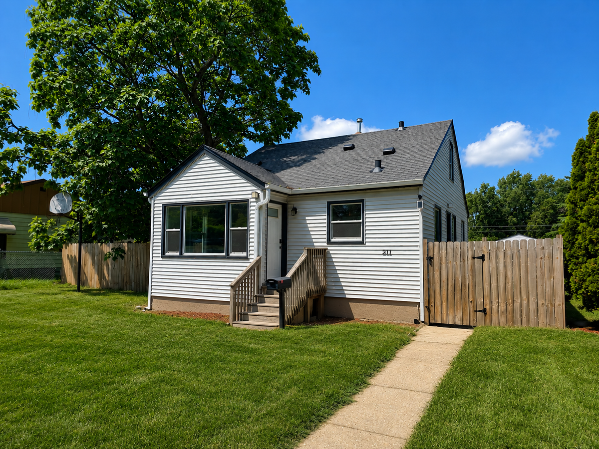 211 E Spruce Street, South Saint Paul, MN 55075 - #1