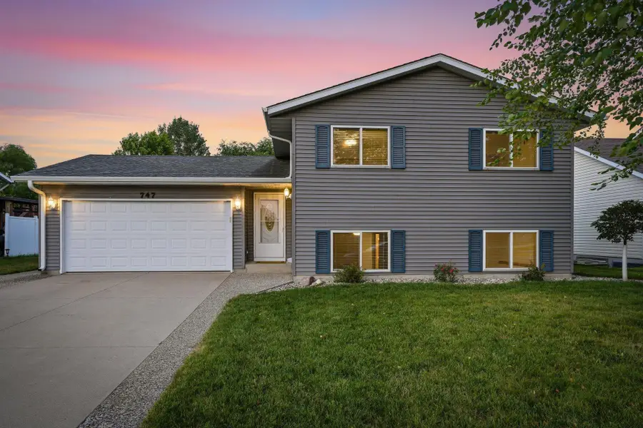 747 Louisiana Street Nw, Hutchinson, MN 55350 - #2