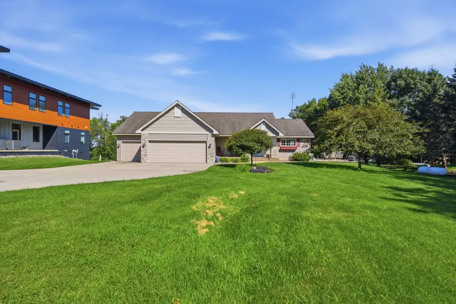 7585 12th Street Nw, Willmar, MN 56201 - #2