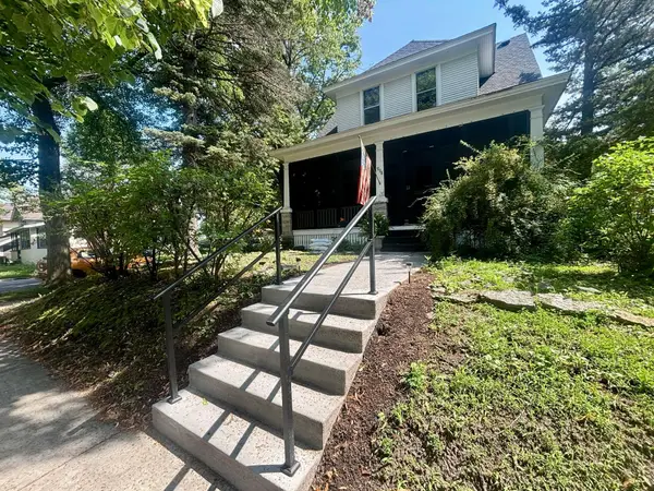 998 Margaret Street, Saint Paul, MN 55106