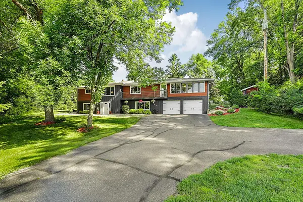10150 Beebe Lake Road Ne, Hanover, MN 55376