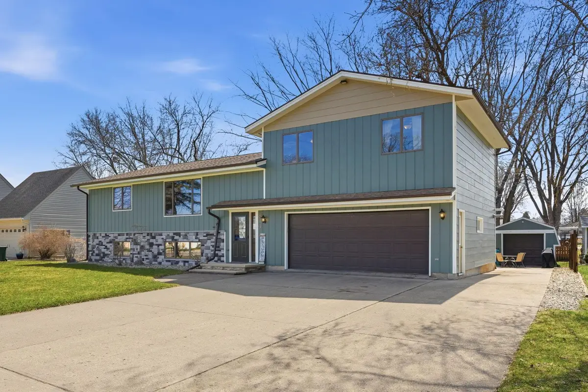 814 Craig Avenue Sw, Hutchinson, MN 55350 - #1