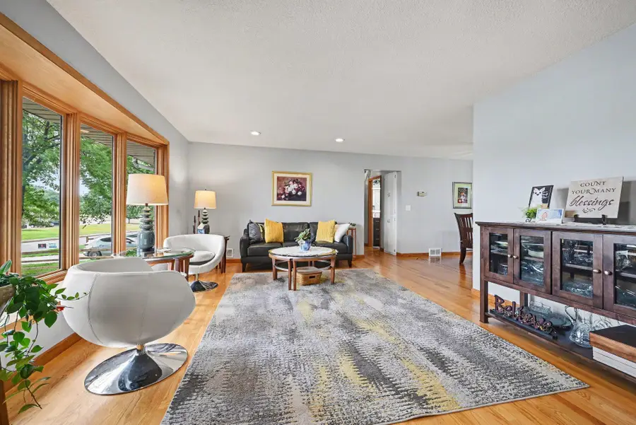 1201 County Road B2 W, Roseville, MN 55113 - #3