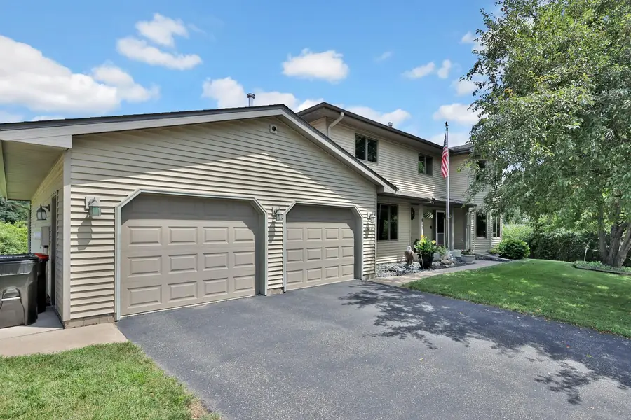 987 Demont Avenue E, Maplewood, MN 55109 - #2