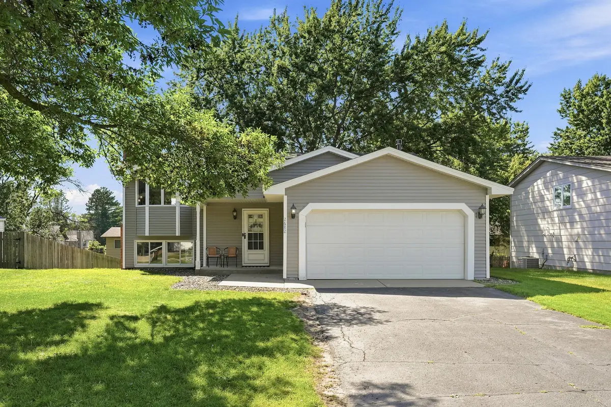 2682 Guthrie Avenue N, Oakdale, MN 55128 - #1