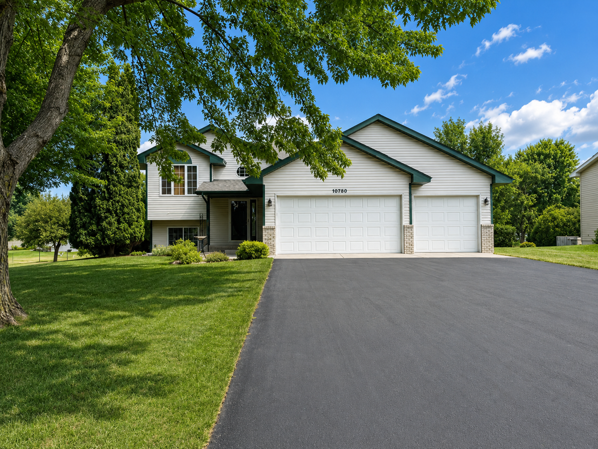 10720 57th Street Ne, Albertville, MN 55301 - #1