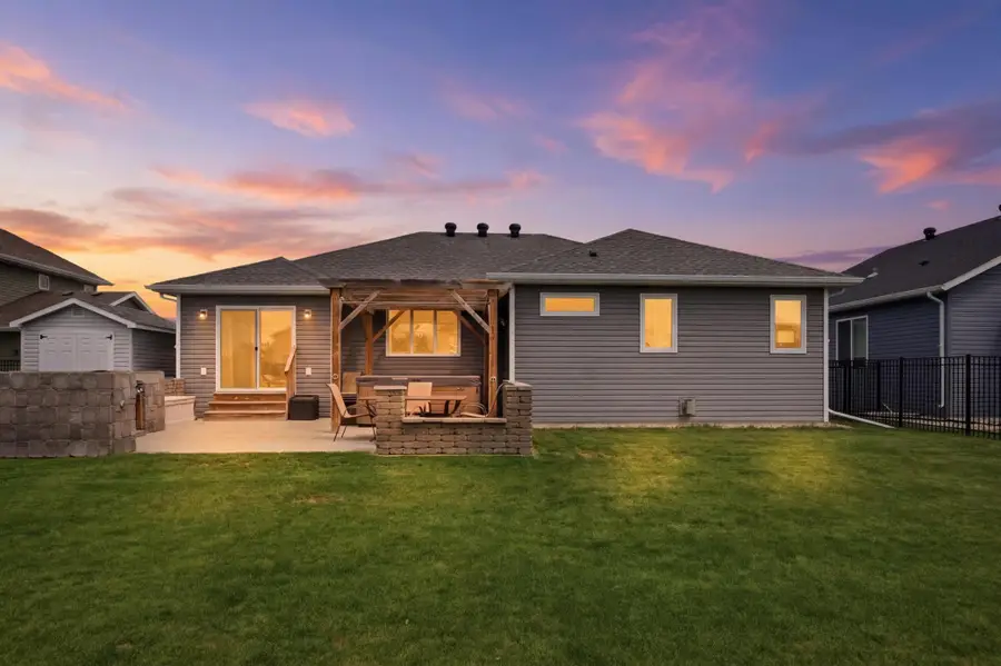 219 6th Street E, Horace, ND 58047 - #3