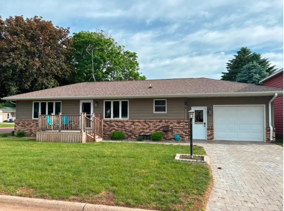 313 Blue Street W, Comfrey, MN 56019 - #1