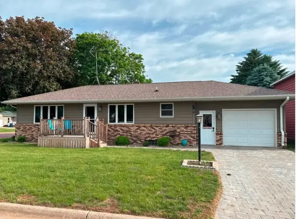 313 Blue Street W, Comfrey, MN 56019