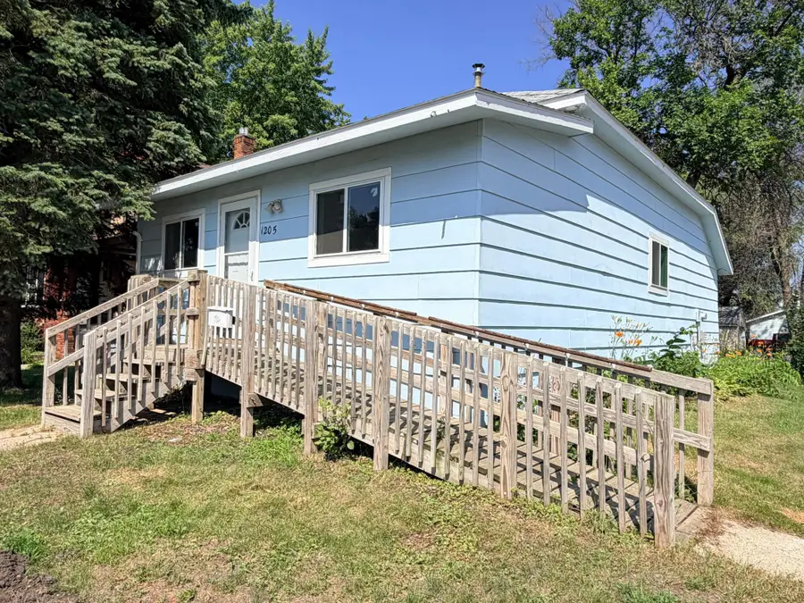 1205 6th Avenue, Worthington, MN 56187 - #3