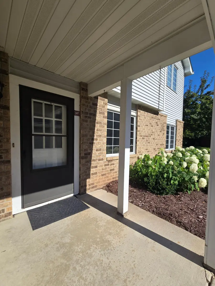 3545 Blue Jay Way #107, Eagan, MN 55123 - #3