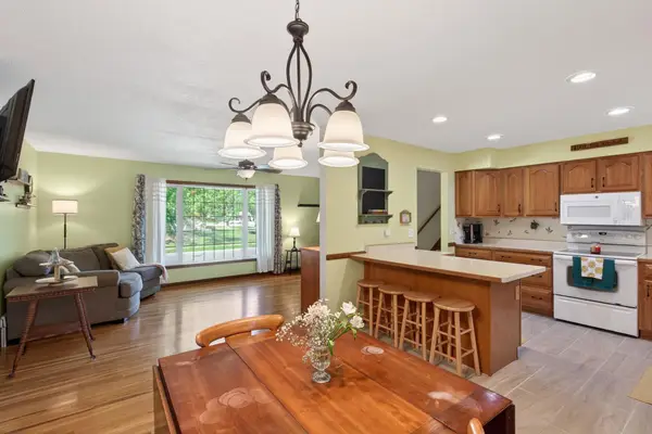 1094 Lowell Drive, Apple Valley, MN 55124