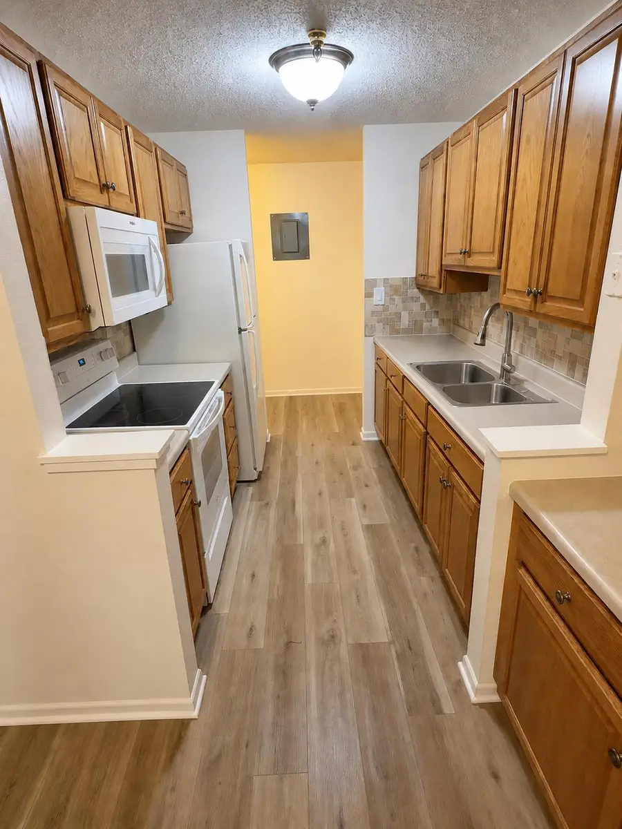 909 Luther Place #102, Albert Lea, MN 56007 - #3