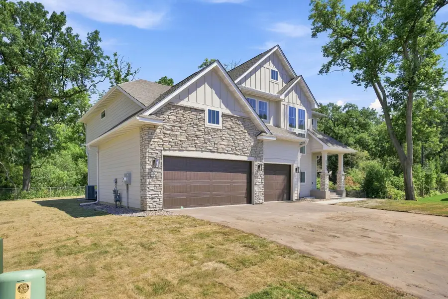 2399 Laurie Court W, Roseville, MN 55113 - #2