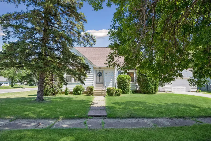 405 4th Avenue Se, Milaca, MN 56353 - #3