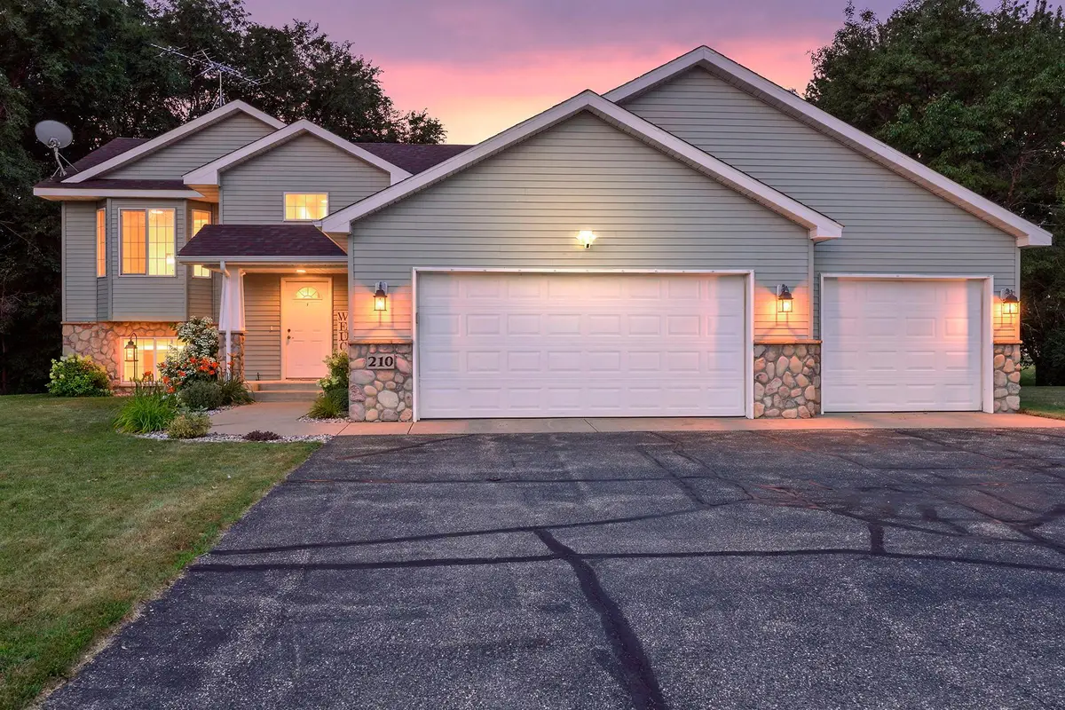 210 Newspaper Run Ne, Kimball, MN 55353 - #1