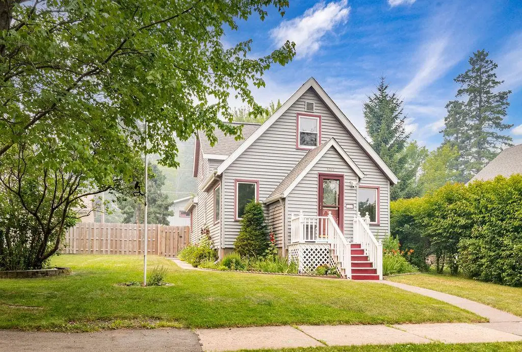 1217 E 10th Street, Duluth, MN 55805 - #1