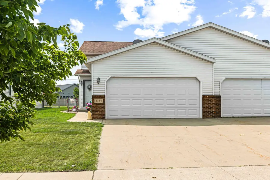 4324 39 1/2 Avenue S, Fargo, ND 58104 - #2