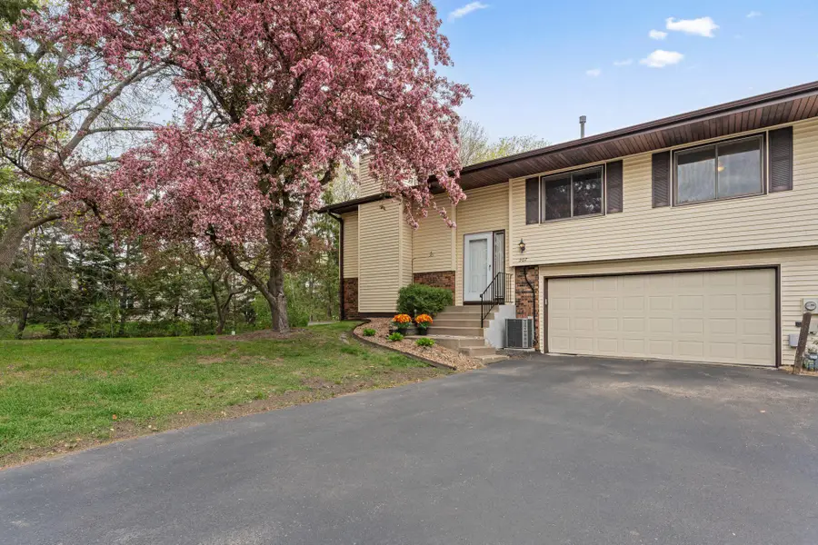 907 Heritage Court W, Vadnais Heights, MN 55127 - #3