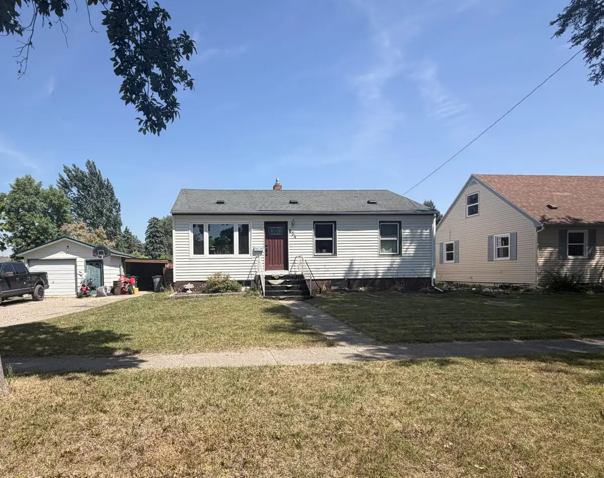 834 16th Street N, Moorhead, MN 56560 - #1