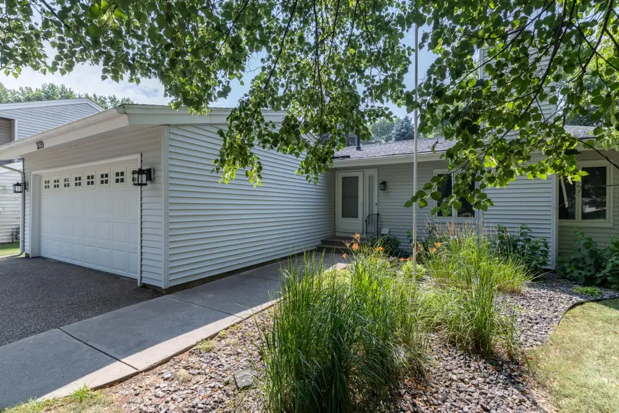 3139 Quarry Court, Eagan, MN 55121 - #2