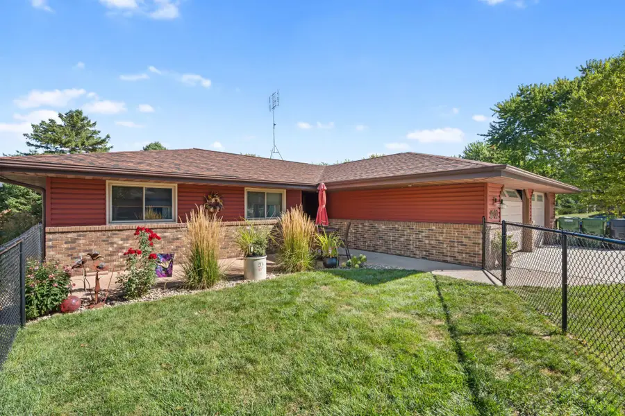 1040 Miles Drive, Worthington, MN 56187 - #2