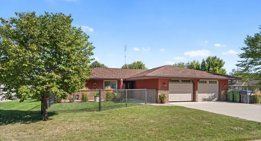 1040 Miles Drive, Worthington, MN 56187 - #3