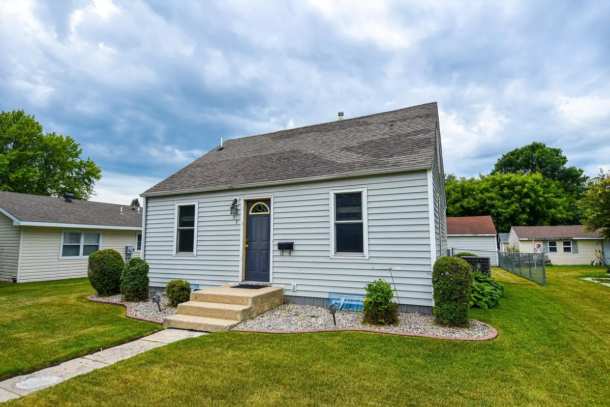 417 Kendall Avenue S, Thief River Falls, MN 56701 - #1