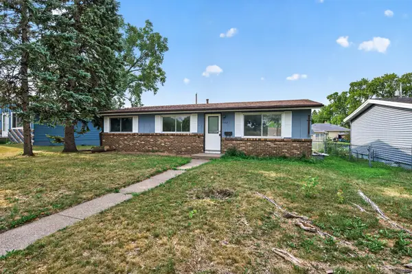 1582 3rd Street E, Saint Paul, MN 55106