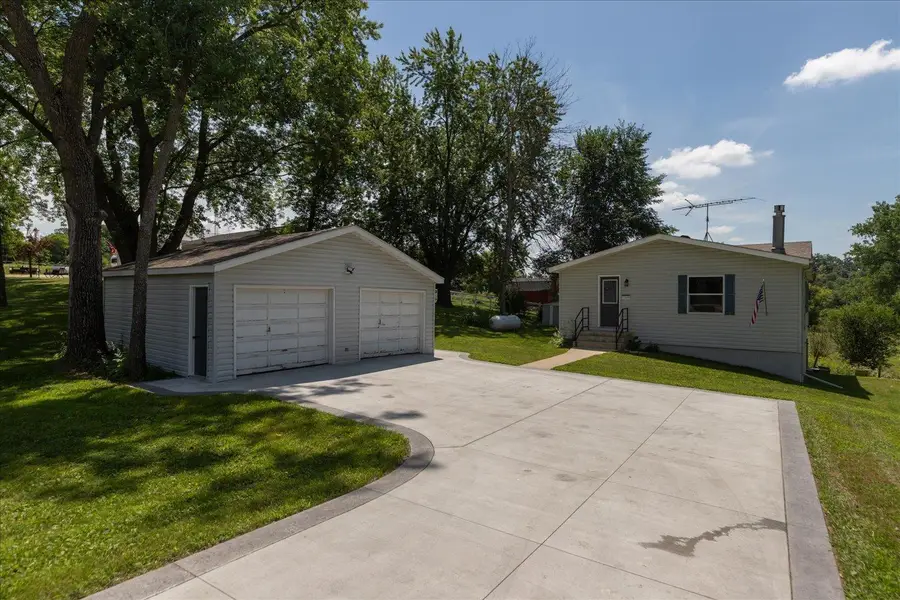 7300 30th Street Se, Eyota, MN 55934 - #2