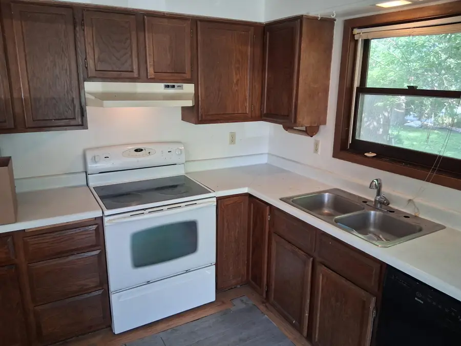 506 W Stanton Avenue, Fergus Falls, MN 56537 - #2