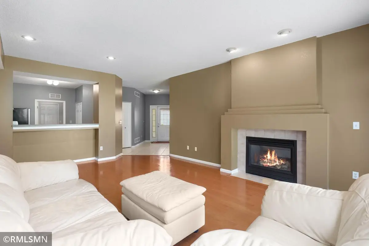 2176 Cool Stream Circle #1806, Eagan, MN 55122 - #1