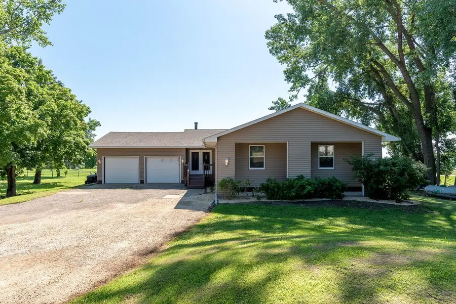 33385 Sibley Heights Lane, Le Sueur, MN 56058 - #2