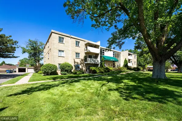 7000 Sandell Avenue #16, Edina, MN 55435