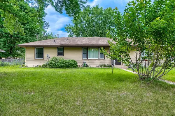 11256 Arrowhead Street Nw, Coon Rapids, MN 55433