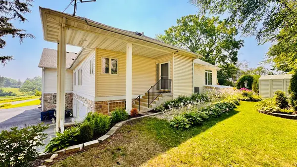 9516 12th Avenue S, Bloomington, MN 55425