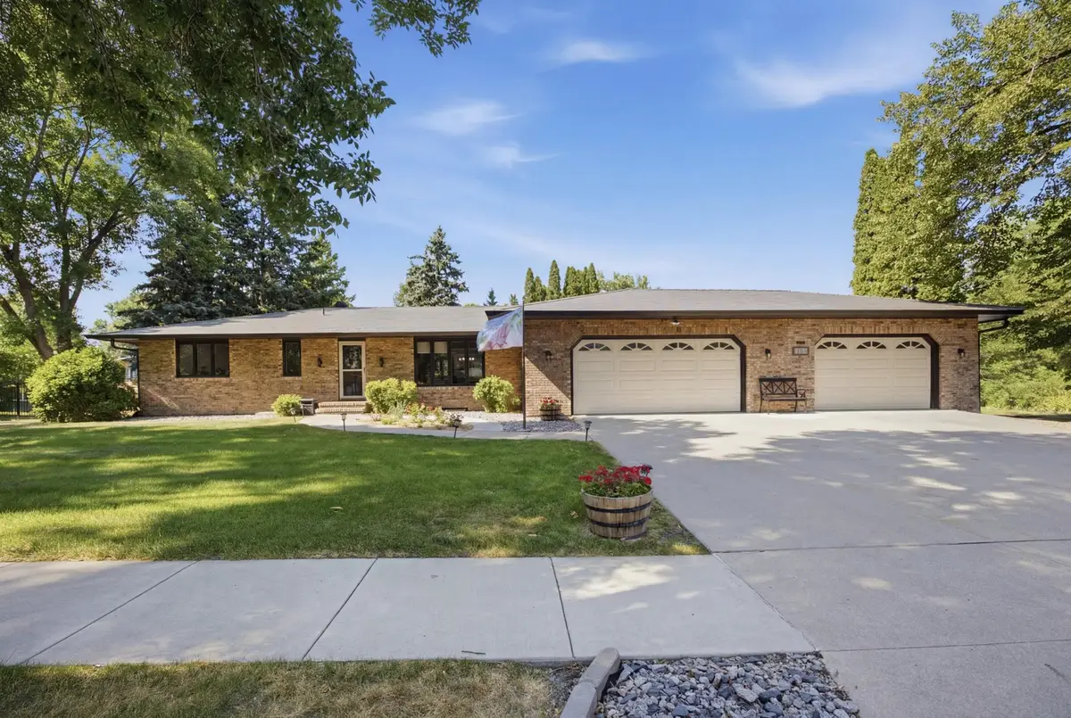 42 36th Avenue N, Fargo, ND 58102 - #1