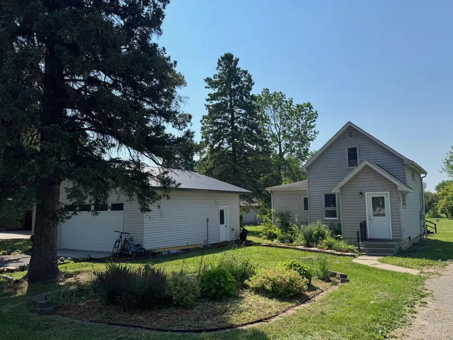 33 Carlson Avenue Nw, Blackduck, MN 56630 - #2