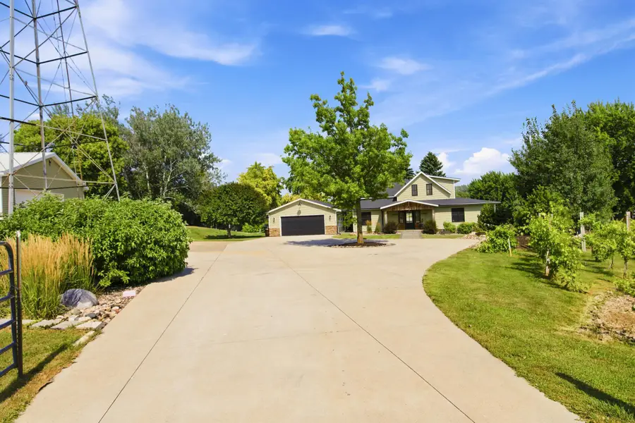 396 Maple Lane Se, New Prague, MN 56071 - #2