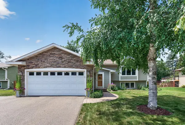 1415 Sycamore Lane N, Plymouth, MN 55441