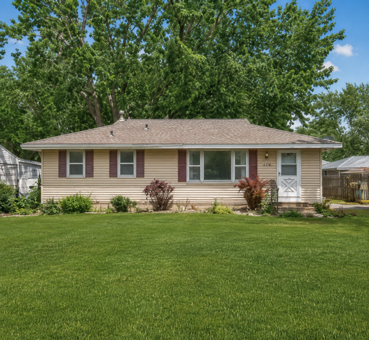 10475 6th Street Ne, Blaine, MN 55434 - #1