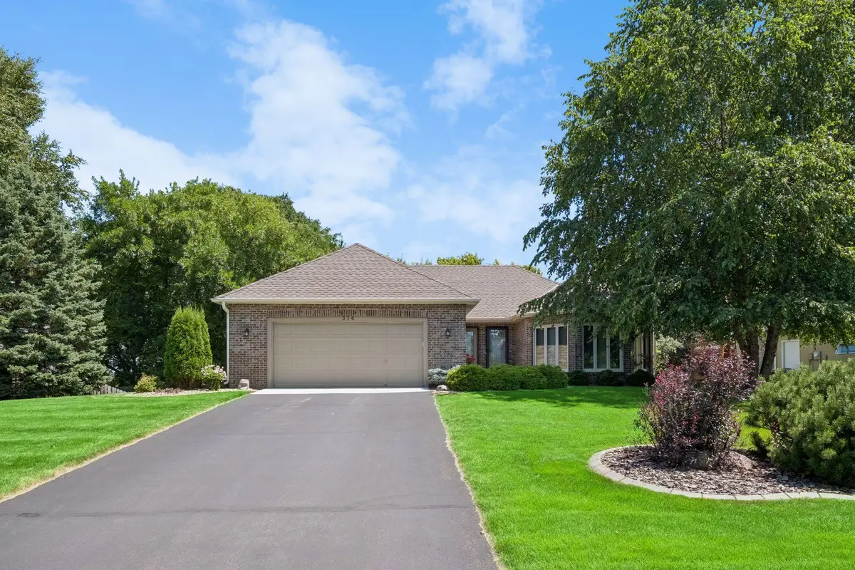 314 Wedgewood Drive, Mahtomedi, MN 55115 - #1